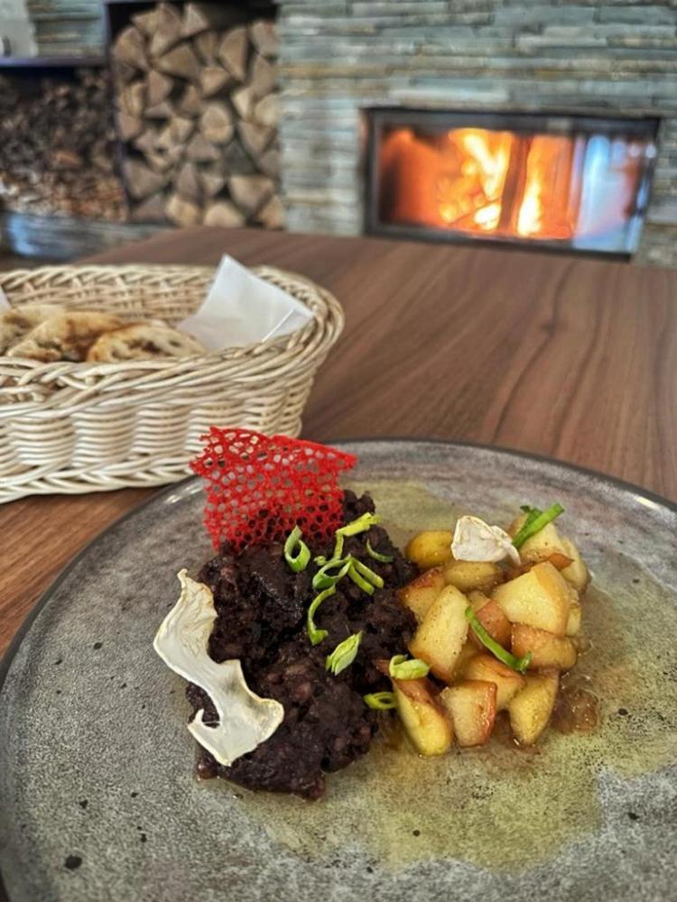 Restaurace A Penzion Lutena Dolni Lutyne Ngoại thất bức ảnh